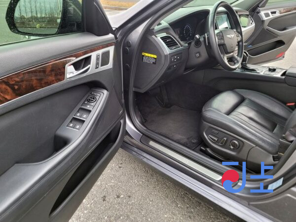 Hyundai Genesis grey - KMHGM41DDGU154709 - Image 11