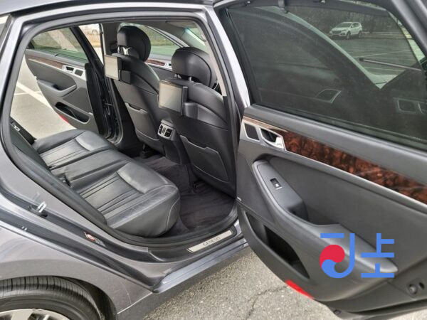Hyundai Genesis grey - KMHGM41DDGU154709 - Image 14