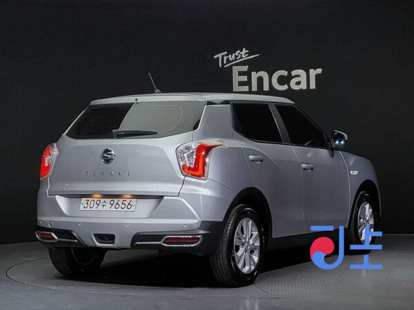 SsangYong Tivoli silver - KPBXH3AP1KP283607 - Image 2