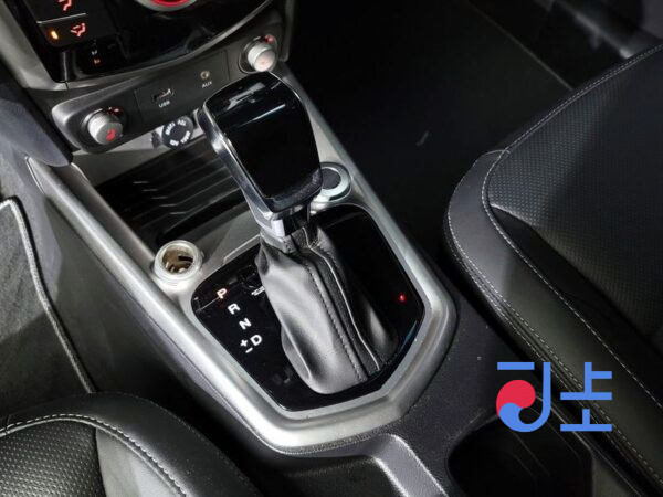 SsangYong Tivoli silver - KPBXH3AP1KP283607 - Image 9