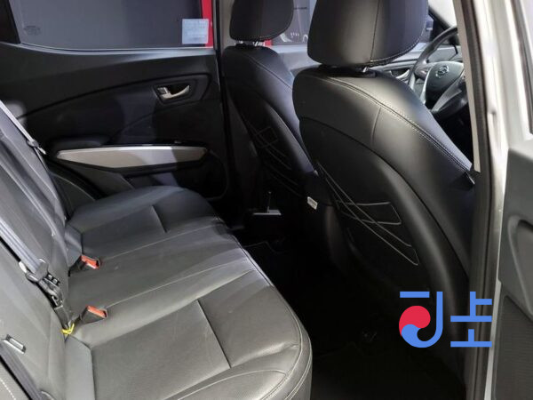 SsangYong Tivoli silver - KPBXH3AP1KP283607 - Image 13
