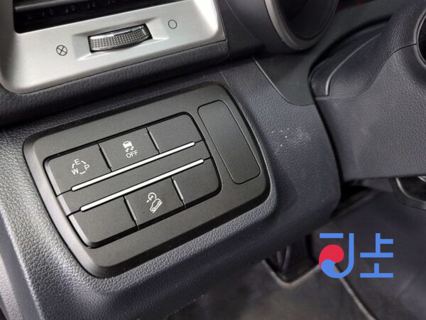 SsangYong Tivoli silver - KPBXH3AP1KP283607 - Image 15