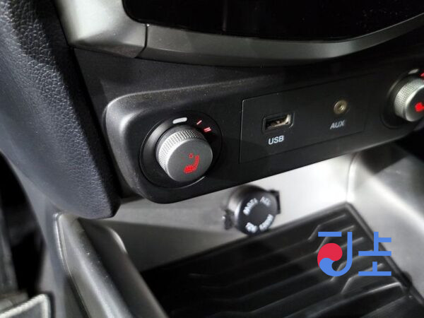 SsangYong Tivoli silver - KPBXH3AP1KP283607 - Image 18