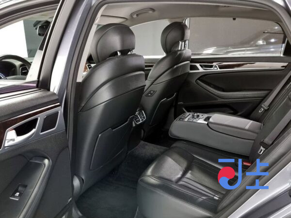 Hyundai Genesis grey - KMHGM41DDFU069078 - Image 12