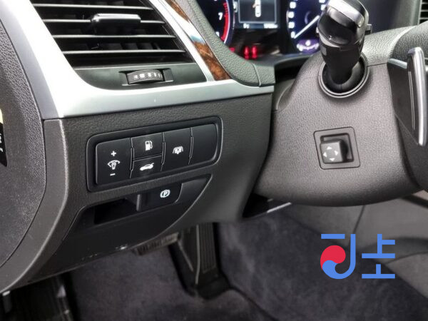 Hyundai Genesis grey - KMHGM41DDFU069078 - Image 14