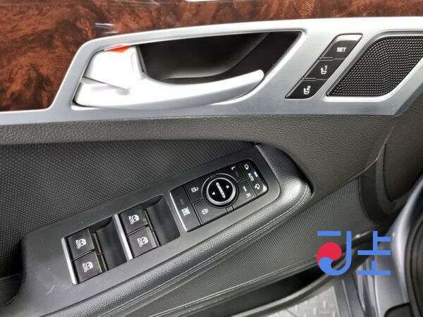 Hyundai Genesis grey - KMHGM41DDFU069078 - Image 17