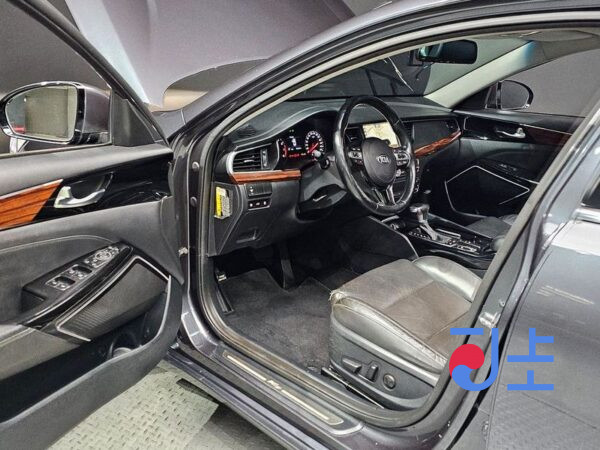 Kia K7 grey - KNALC418BHA059217 - Image 11