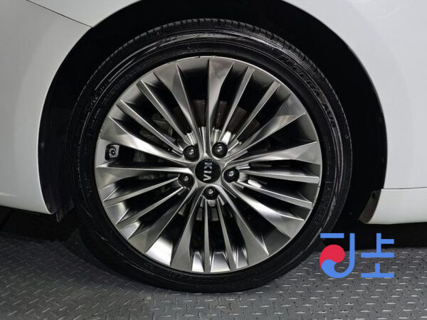 Kia K7 white - KNALC418BKA160503 - Image 5