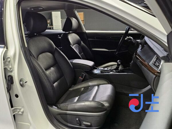 Kia K7 white - KNALC418BKA160503 - Image 10