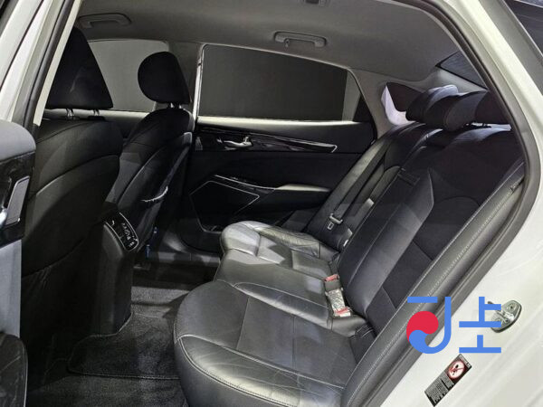 Kia K7 white - KNALC418BKA160503 - Image 12