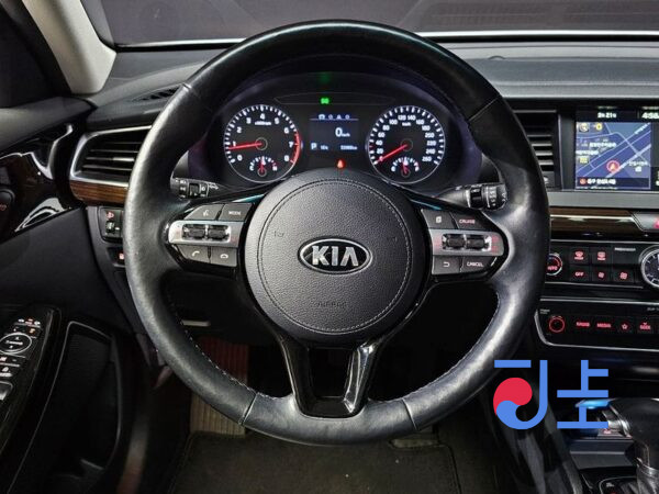 Kia K7 white - KNALC418BKA160503 - Image 13