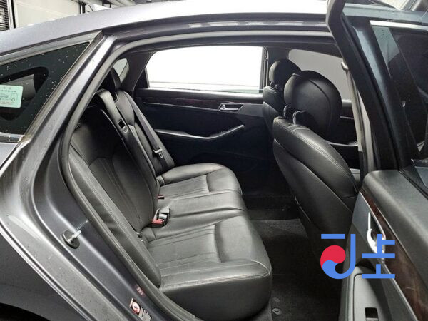 Hyundai Genesis grey - KMHGL41DDFU071491 - Image 11