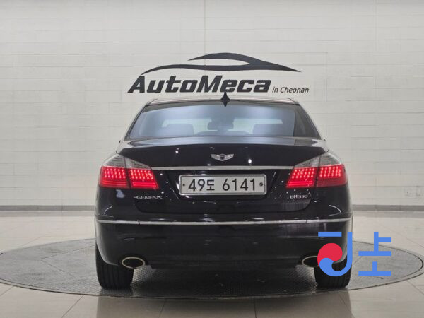 Hyundai Genesis black - KMHGB41AP8U002161 - Image 4