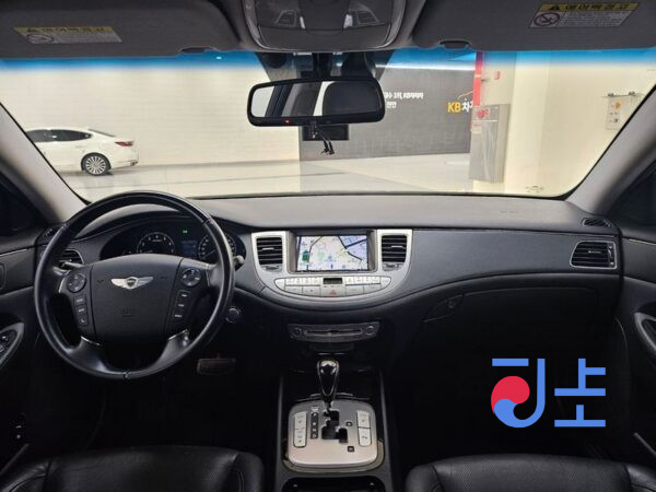 Hyundai Genesis black - KMHGB41AP8U002161 - Image 5