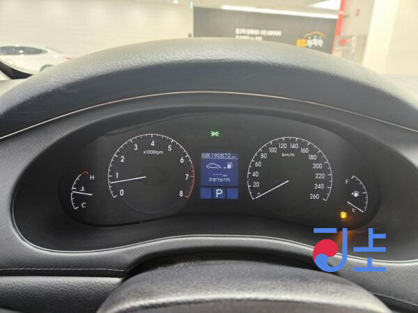 Hyundai Genesis black - KMHGB41AP8U002161 - Image 7