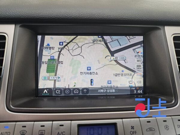 Hyundai Genesis black - KMHGB41AP8U002161 - Image 8