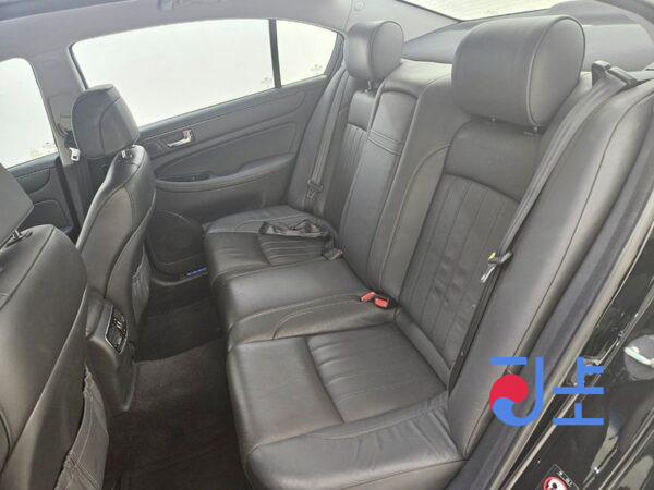 Hyundai Genesis black - KMHGB41AP8U002161 - Image 16