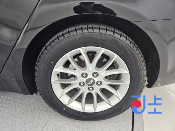 Hyundai Genesis black - KMHGB41AP8U002161 - Image 18