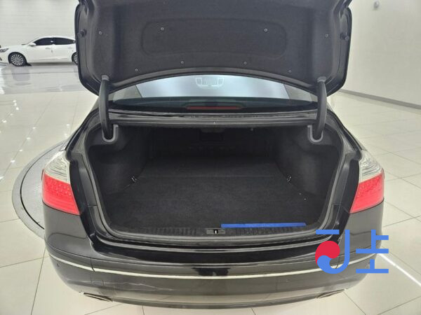 Hyundai Genesis black - KMHGB41AP8U002161 - Image 19