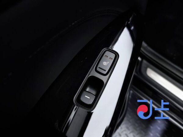 Kia K7 black - KNALB415BHA085843 - Image 18