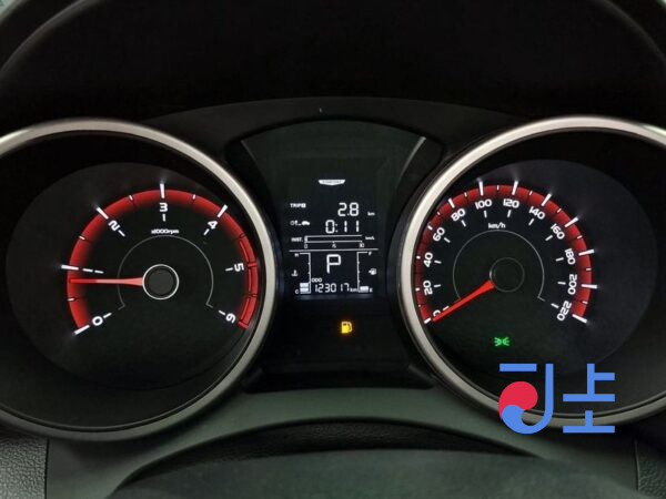 SsangYong Tivoli white - KPBXM3AP1GP086527 - Image 8