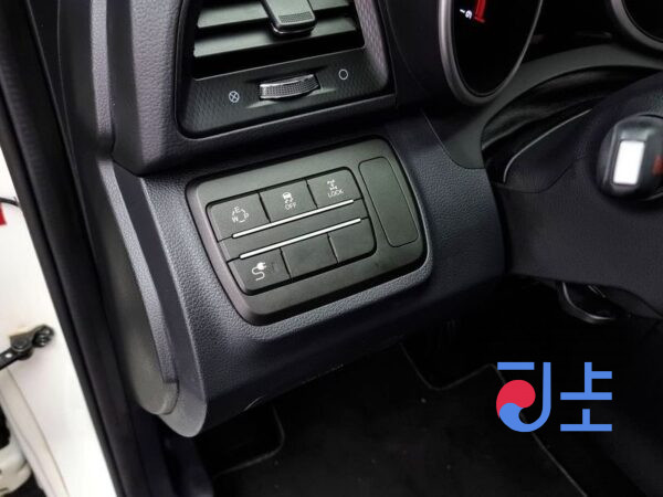 SsangYong Tivoli white - KPBXM3AP1GP086527 - Image 17