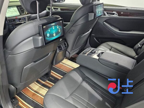 Hyundai Genesis black - KMHGM41DDFU075169 - Image 19