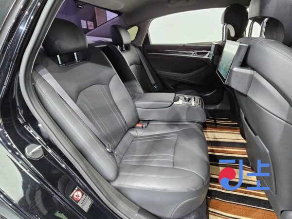 Hyundai Genesis black - KMHGM41DDFU075169 - Image 20