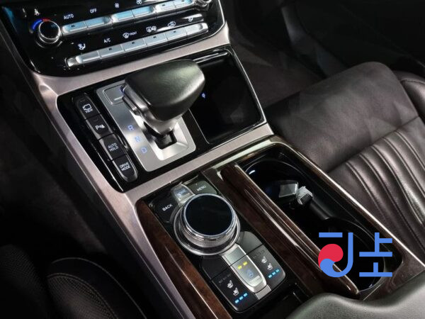 Genesis G90 black - KMHG141ABGU005843 - Image 10