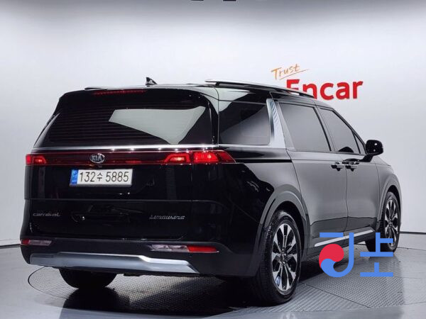 Kia Carnival black - KNANC813BMS097299 - Image 2