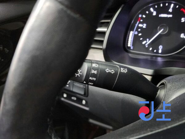 Kia K7 black - KNALC41ABLA214557 - Image 17