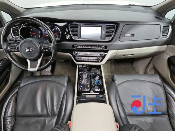 Kia Carnival white - KNAMC81ABGS129832 - Image 8