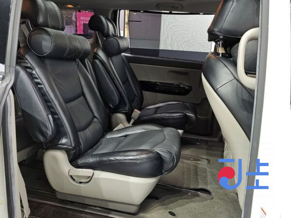Kia Carnival white - KNAMC81ABGS129832 - Image 13