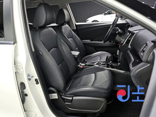 SsangYong Tivoli white - KPBXH3AR1HP138034 - Image 10