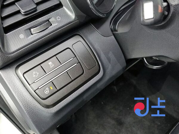 SsangYong Tivoli white - KPBXH3AR1HP138034 - Image 13