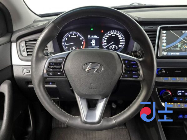 Hyundai Sonata black - KMHE241CBJA467687 - Image 17