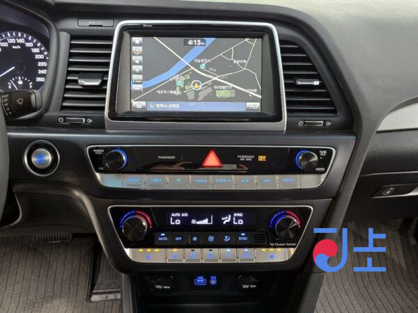 Hyundai Sonata black - KMHE241CBJA467687 - Image 18
