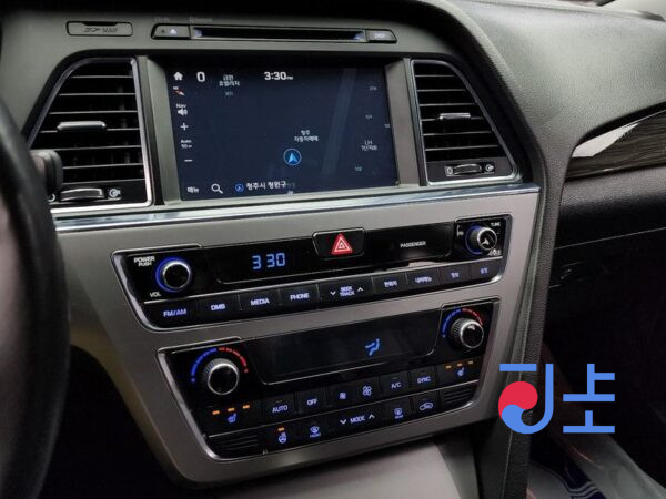 Hyundai Sonata silver - KMHE341CBFA038150 - Image 18