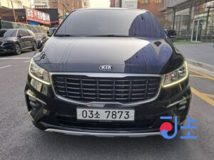 Kia Carnival black - KNAMC81ABKS465060