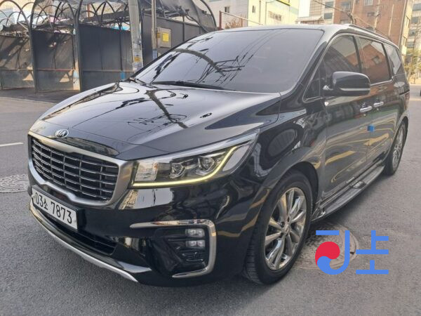 Kia Carnival black - KNAMC81ABKS465060 - Image 2