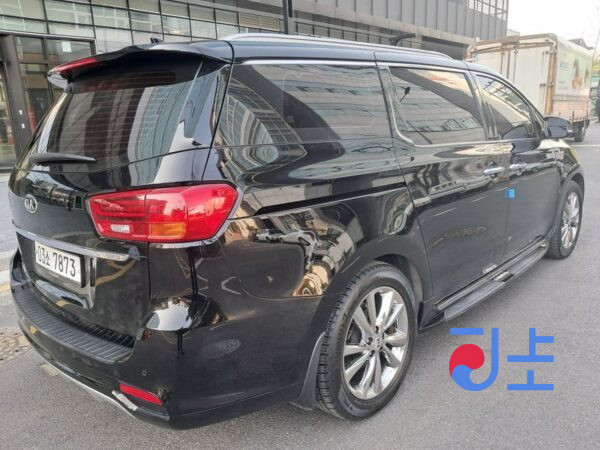 Kia Carnival black - KNAMC81ABKS465060 - Image 4