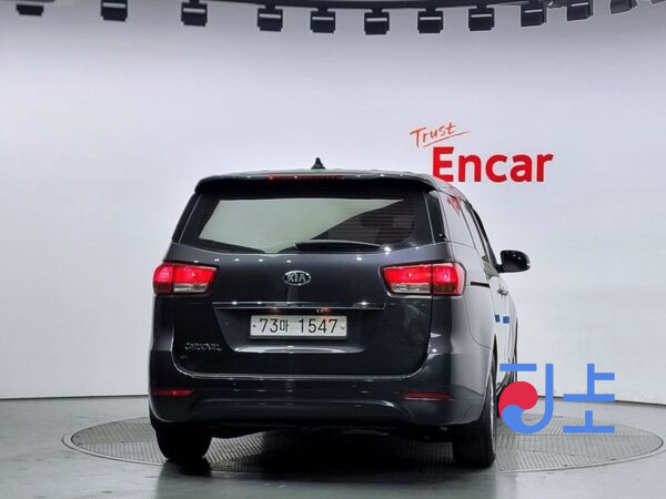 Kia Carnival grey - KNHMF37ABFS014837 - Image 4