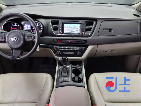 Kia Carnival grey - KNHMF37ABFS014837 - Image 7
