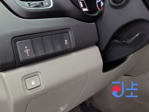 Kia Carnival grey - KNHMF37ABFS014837 - Image 15