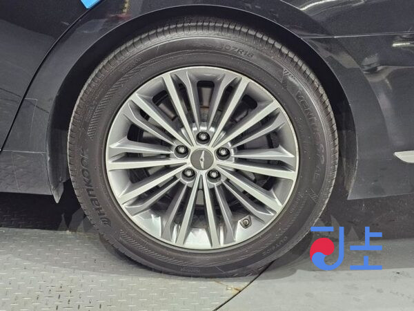 Genesis G90 black - KMHG141DDGU019343 - Image 5