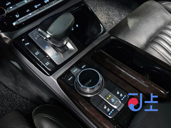 Genesis G90 black - KMHG141DDGU019343 - Image 9