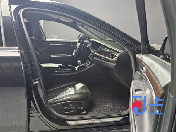Genesis G90 black - KMHG141DDGU019343 - Image 11