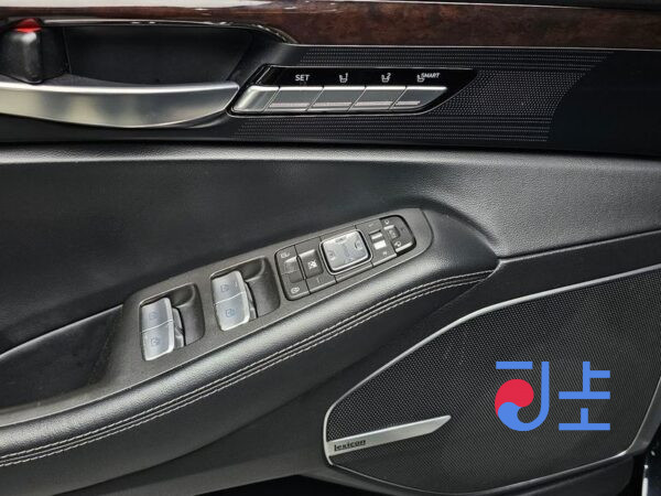 Genesis G90 black - KMHG141DDGU019343 - Image 19
