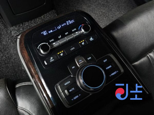 Genesis G90 black - KMHG141DDGU019343 - Image 20
