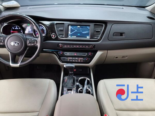 Kia Carnival black - KNAMC81ABLS631230 - Image 7